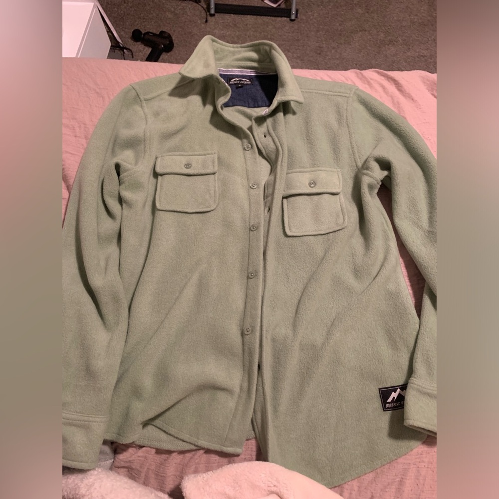 Massive Outdoor | Green | Button down | Women’s | Size M